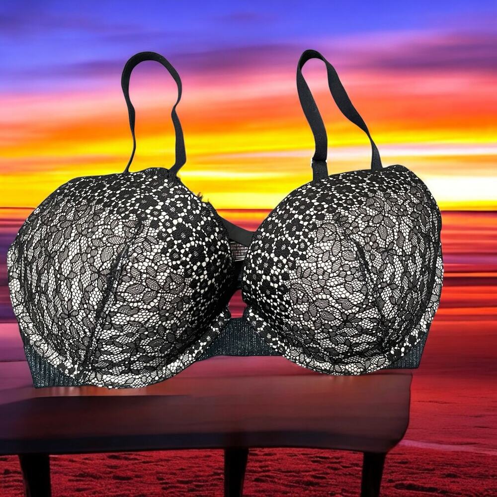 Victoria's Secret 34D Black Chantilly Lace Push-Up Bra Underwire Banded Classic